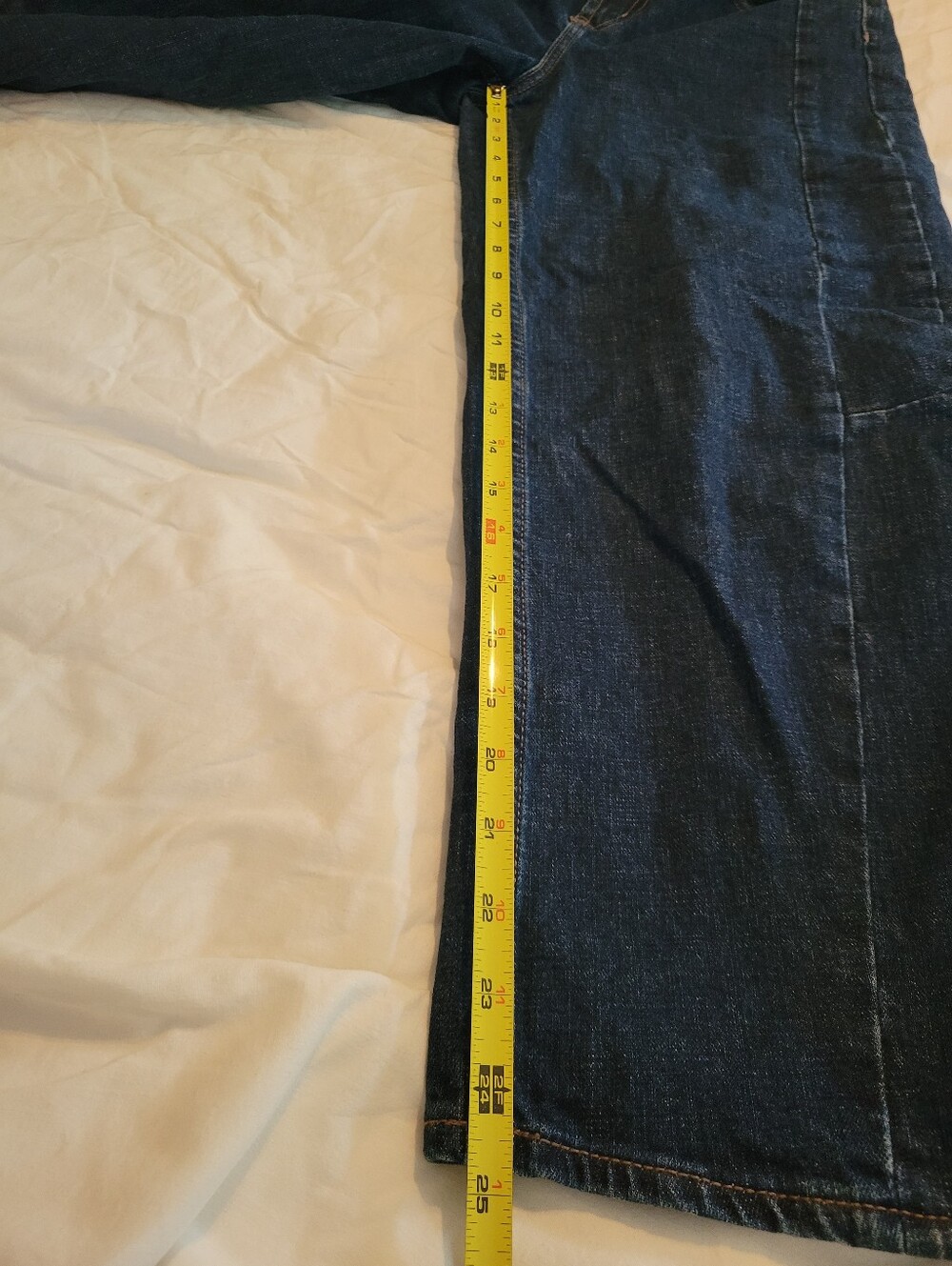 Old Navy Women's Size 6 Barrel Leg With Side Seams High-Rise Ankle Jeans - Picture 4 of 9